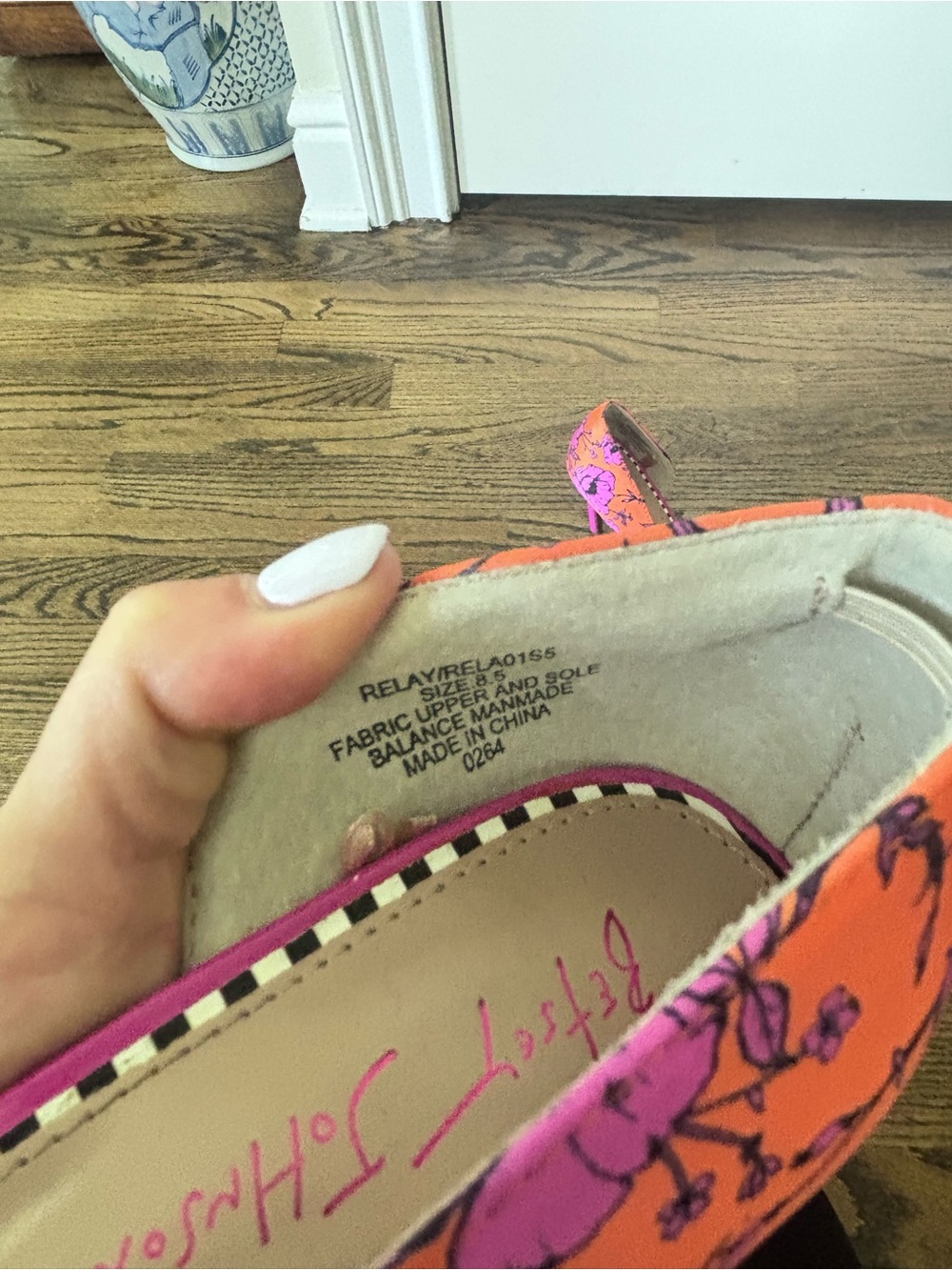Betsey Johnson Hot Pink/Orange Floral Bowed Pumps - Picture 5 of 6